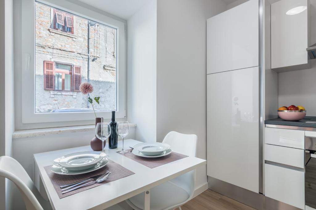 Apartment Klara FREE parking, center Pula Bagian luar foto