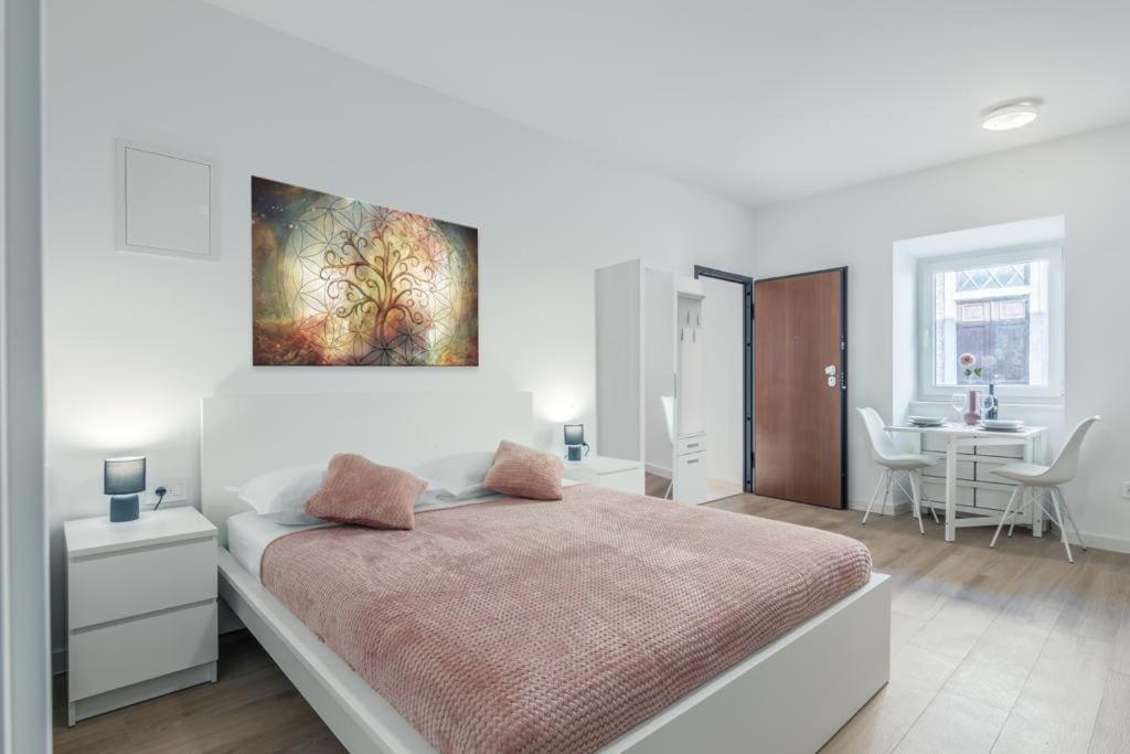 Apartment Klara FREE parking, center Pula Bagian luar foto