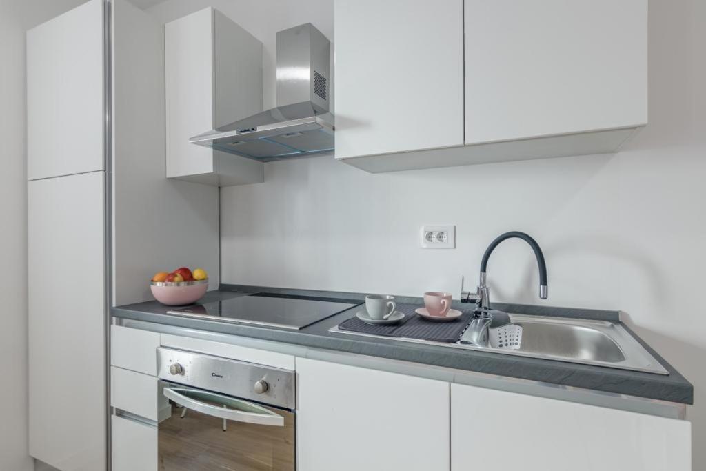 Apartment Klara FREE parking, center Pula Bagian luar foto