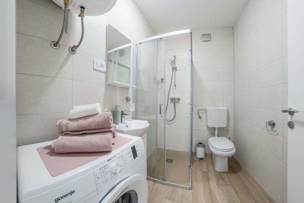Apartment Klara FREE parking, center Pula Bagian luar foto